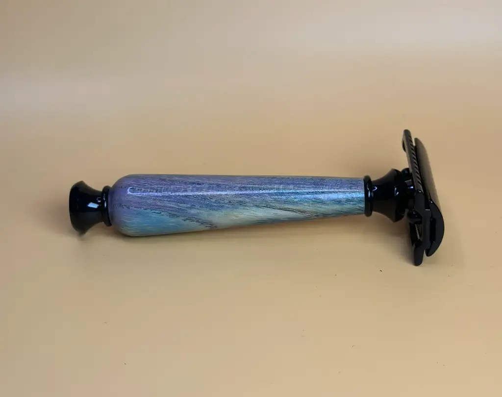 Safety Razor in Dyed Maple