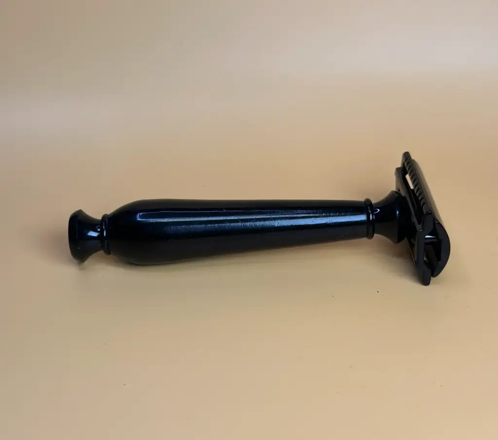 Safety Razor in Ebony (Gold)