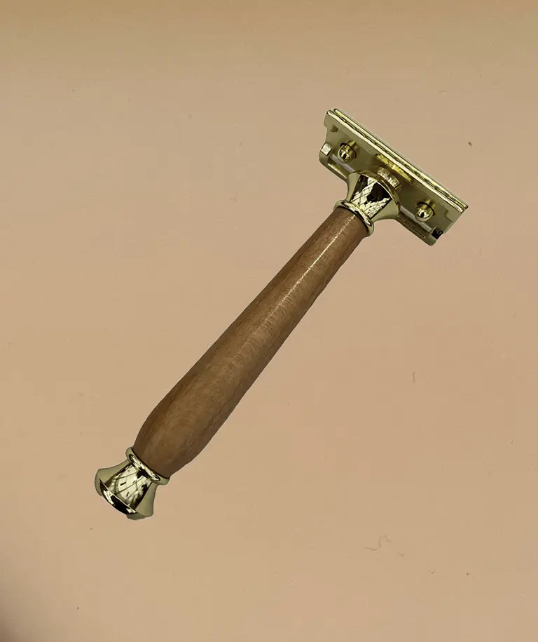 Safety Razor in Copper Beech (Gold)