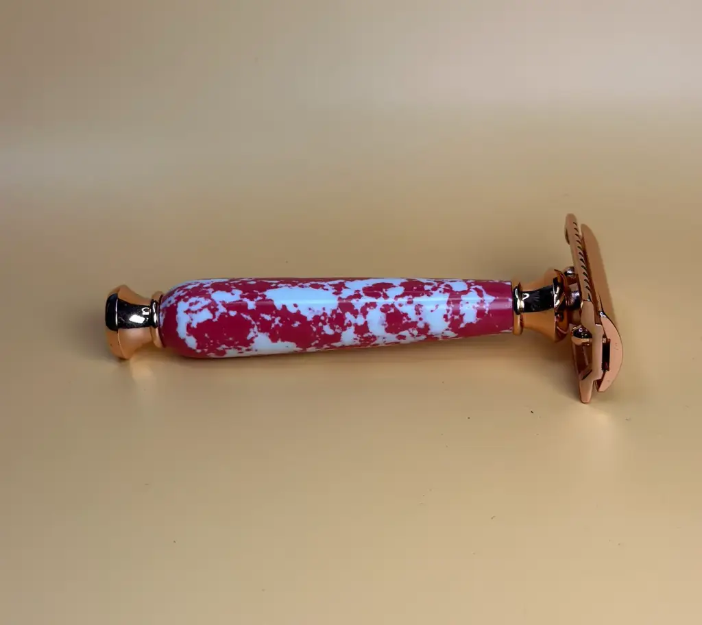 Safety Razor in Red Marble