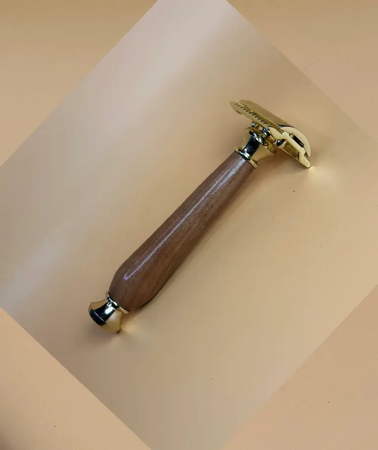 Safety Razor in Pohutukawa