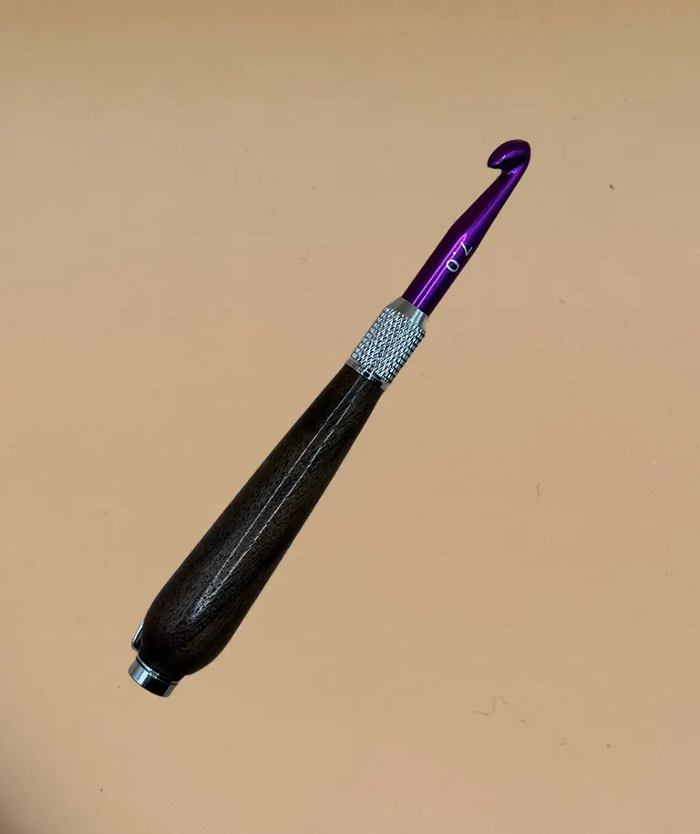 Crochet Hook set in Puriri (13cm)
