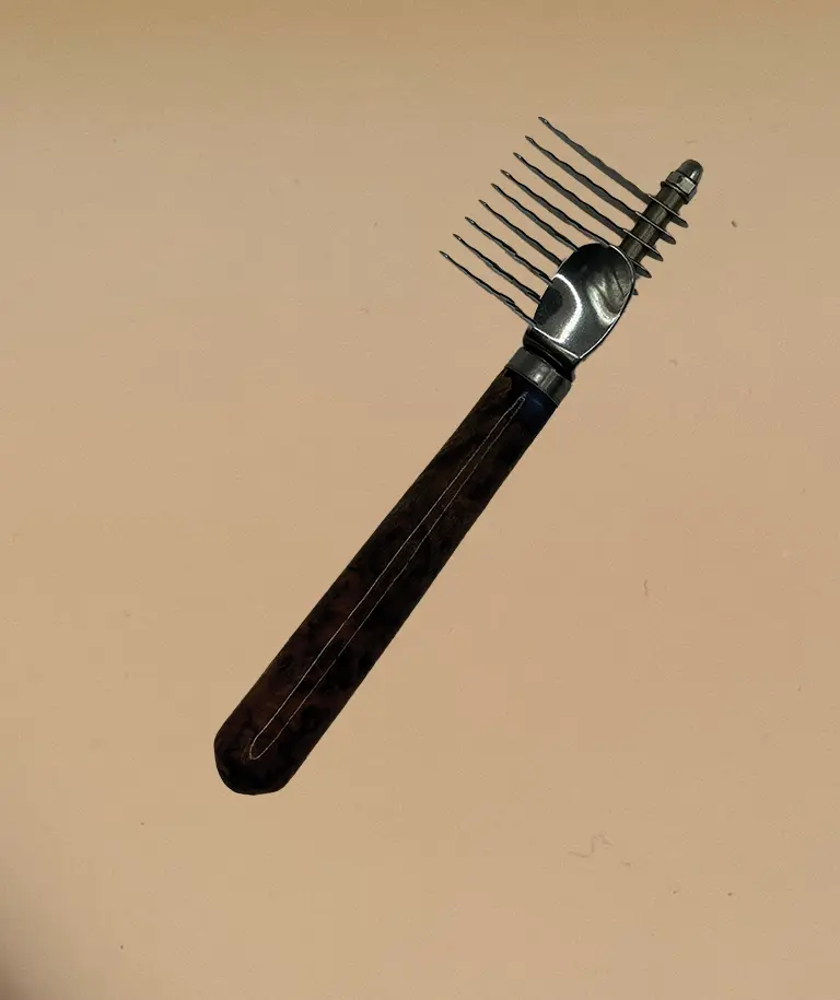Pet de-matting comb in Wood Burl & Blue Resin (3cm (Small Pet))