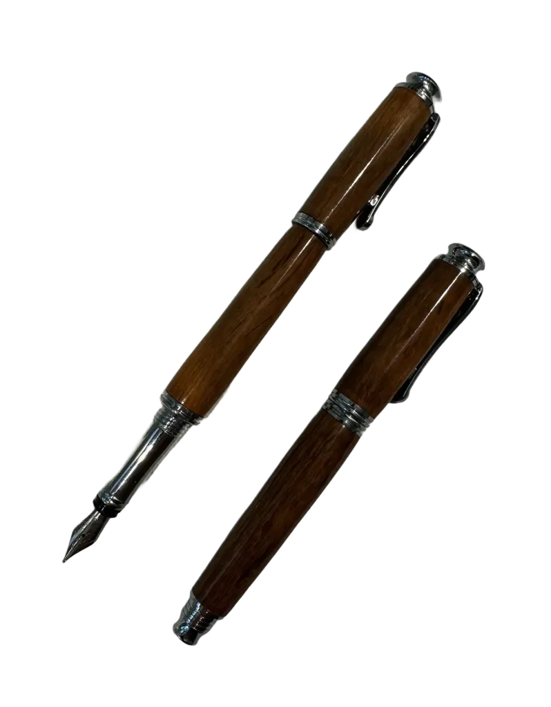 Fountain Pen in Black Maire (Gold)