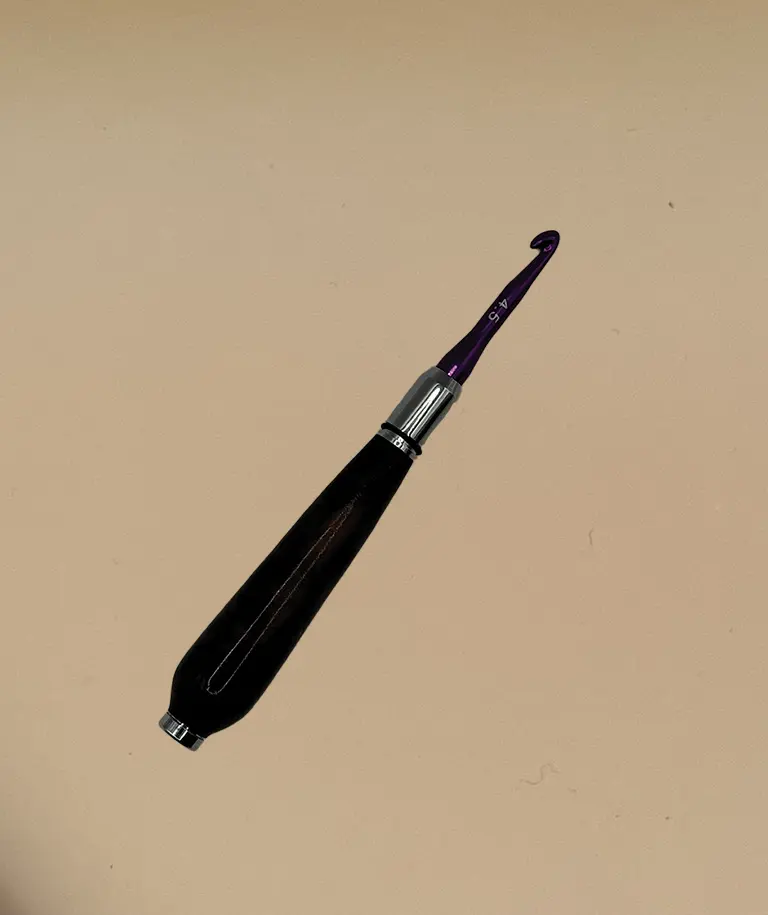 Crochet Hook set in Walnut (13cm)