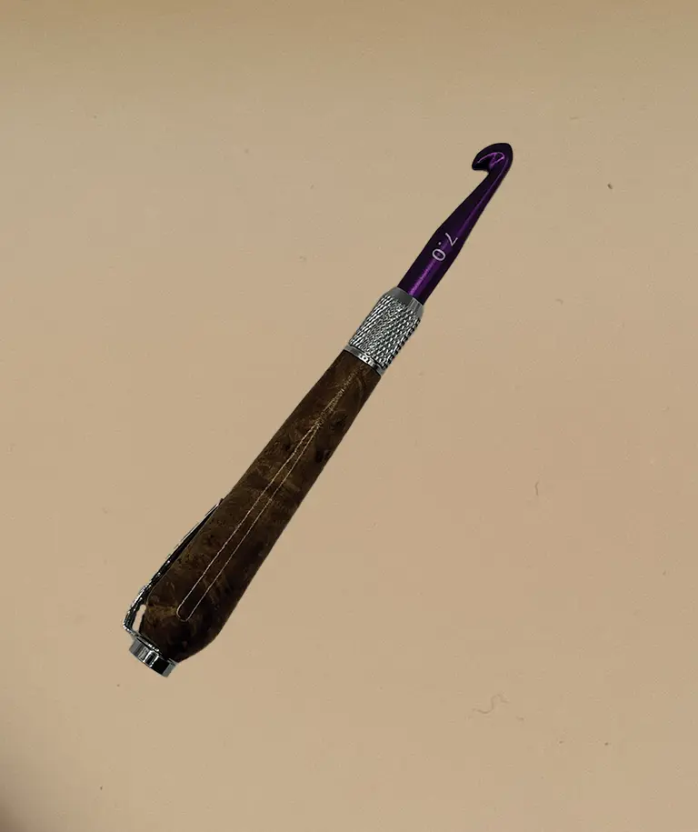 Crochet Hook set in Kauri Burl (13cm)