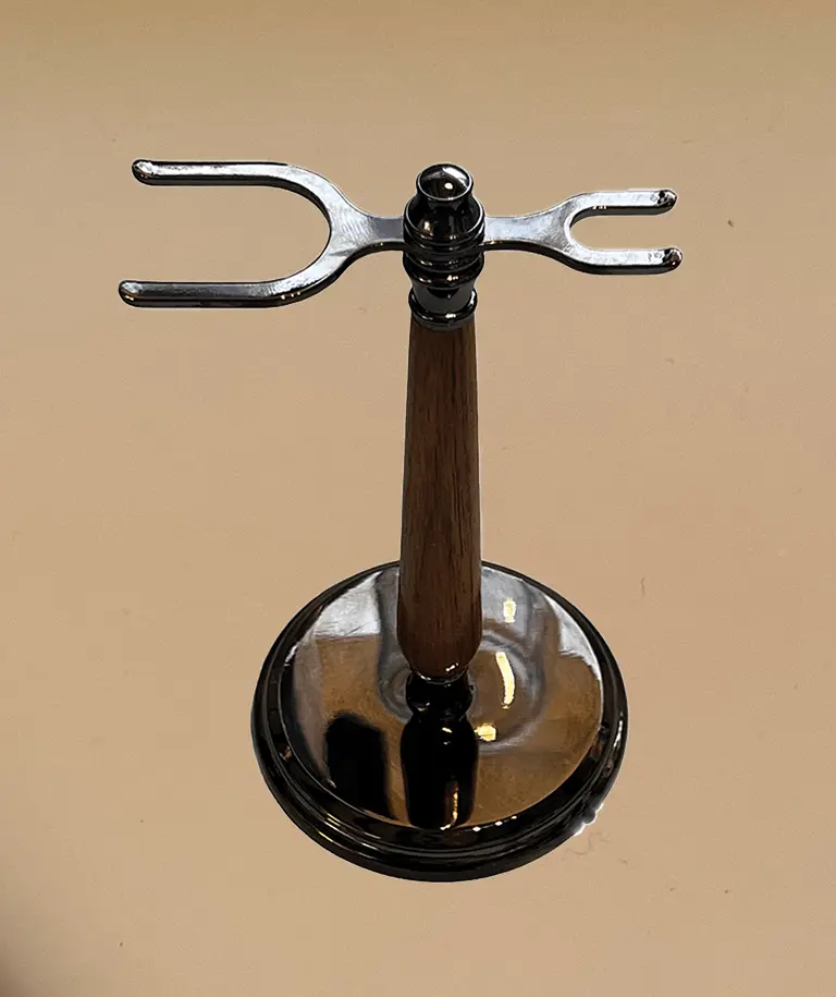 Razor & Brush Stand in Puriri (Gun Metal)