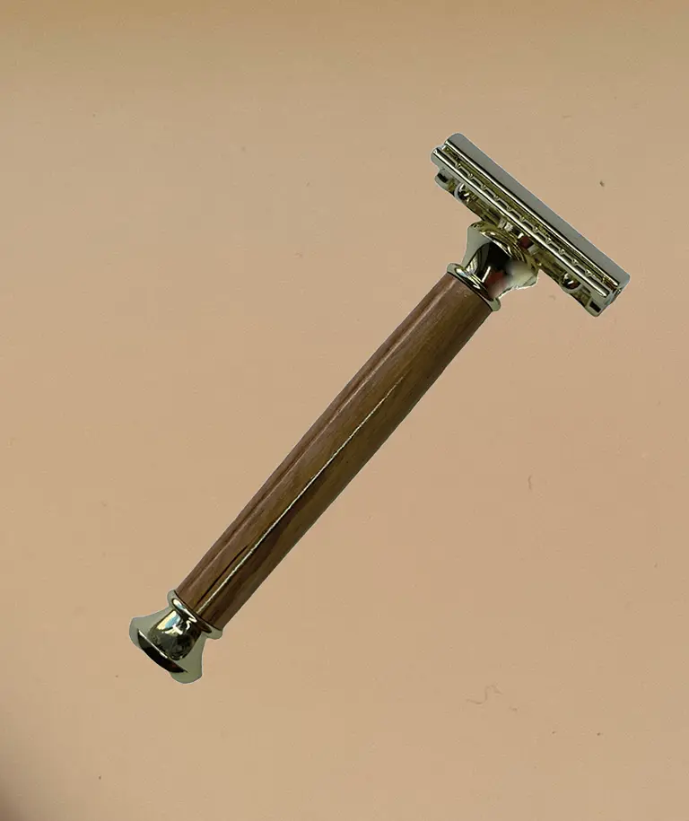 Safety Razor in Black Maire (Gold)