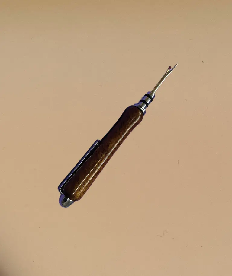 Seam Ripper in Black Maire