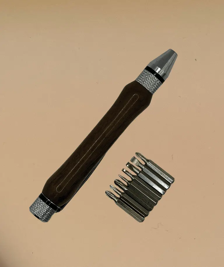 Screwdriver set in Black Totara