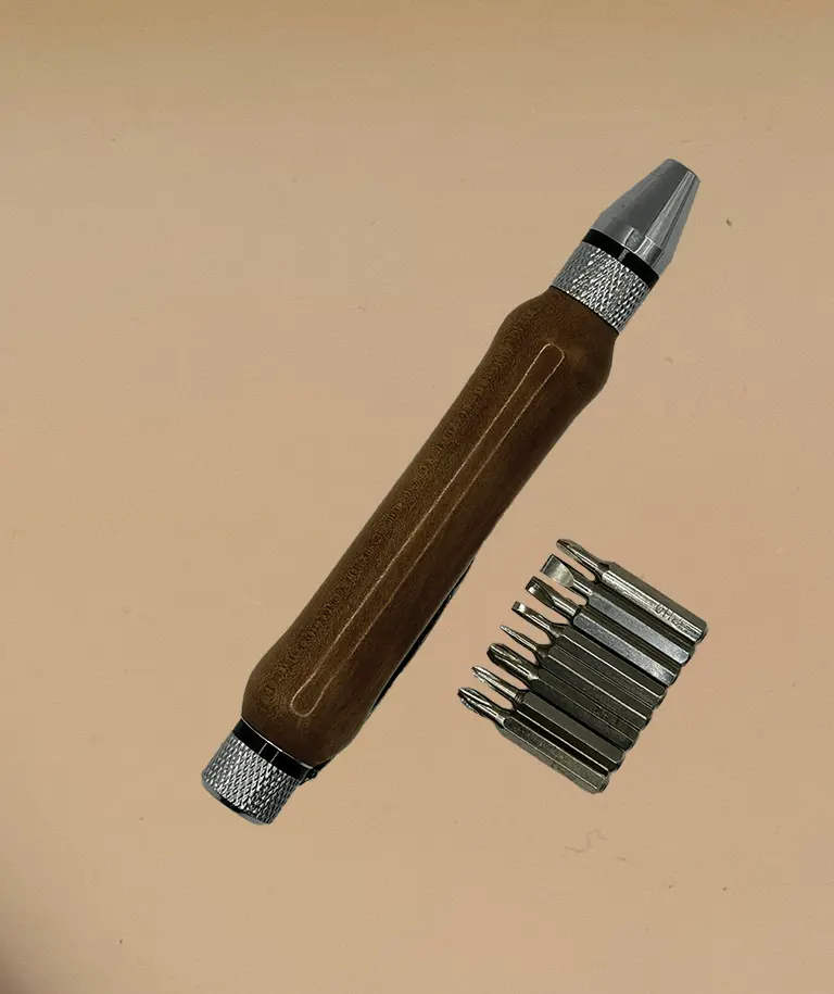Screwdriver set in Kauri
