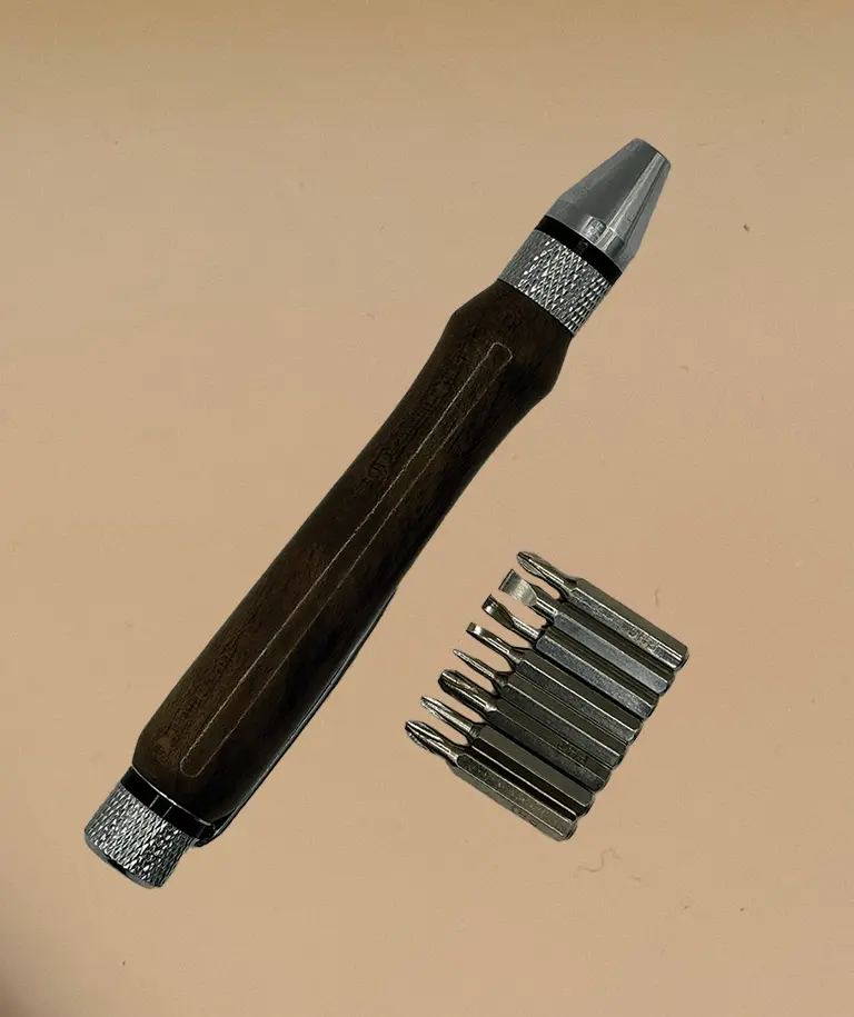 Screwdriver set in Rimu
