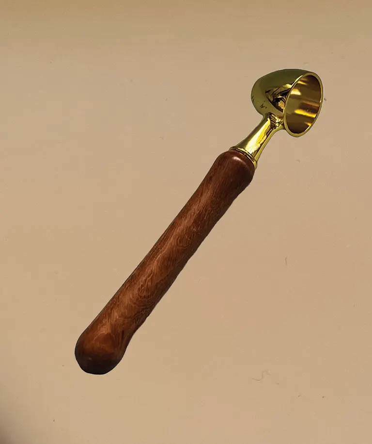 Tea Scoop in Black Maire