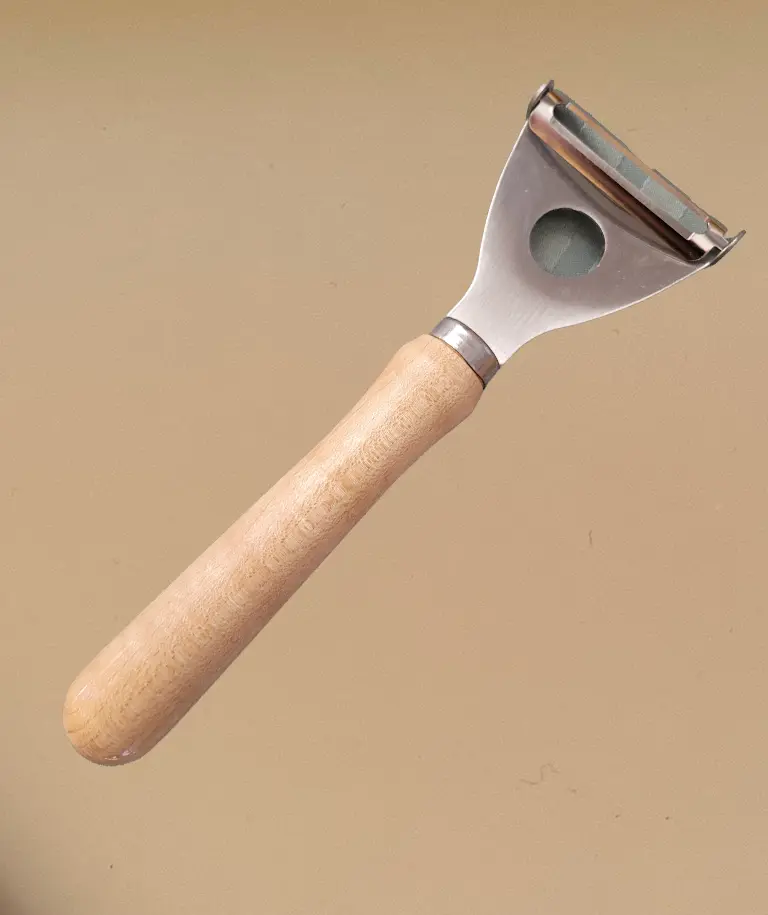 Vegetable / Cheese Peeler in Kauri